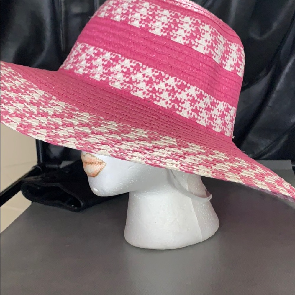 Pink/White Sun Hat! 👒
